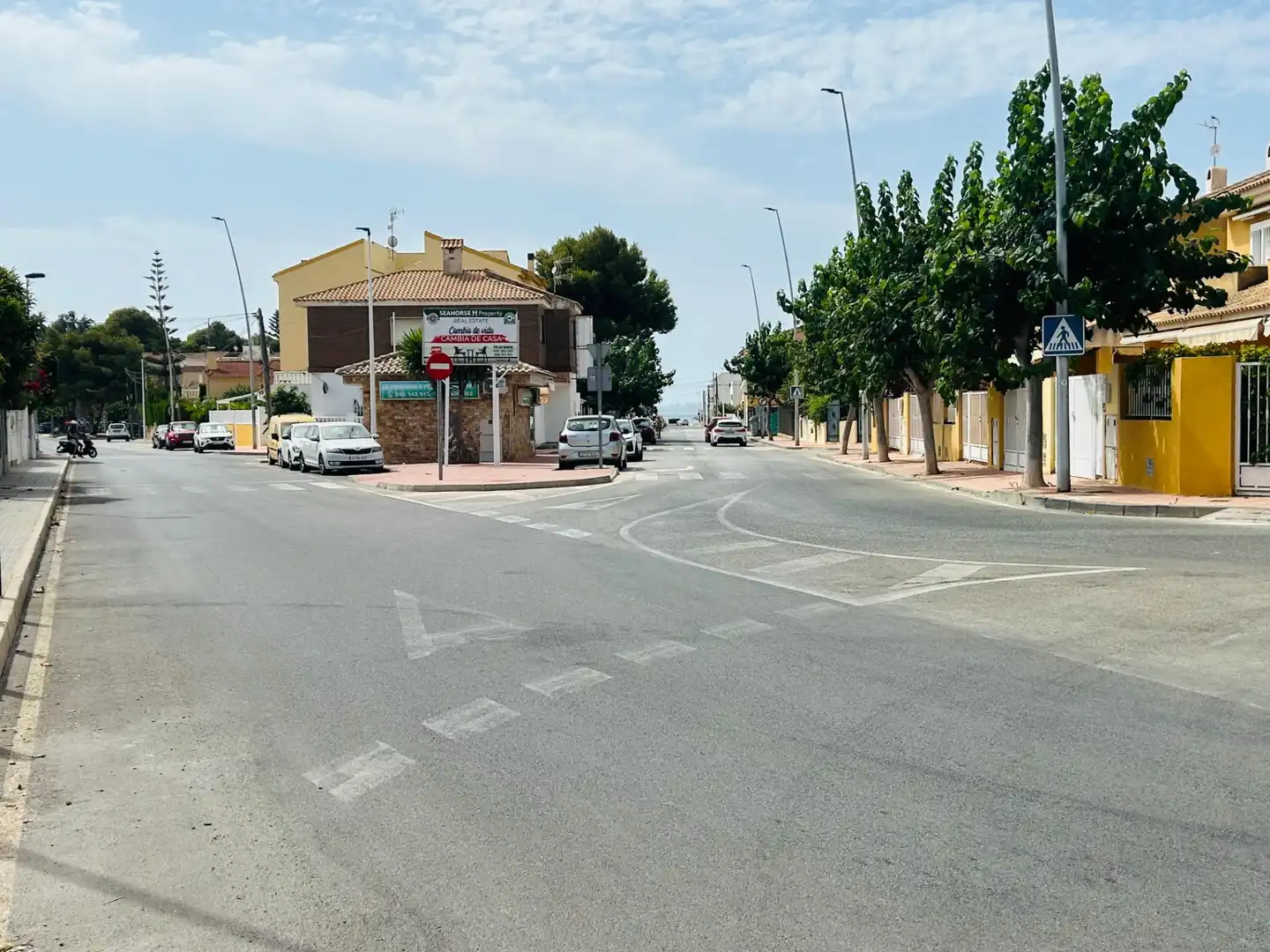 Vista exterior de Casa o xalet en venda en San Pedro del Pinatar amb Aire condicionat, Jardí privat i Traster