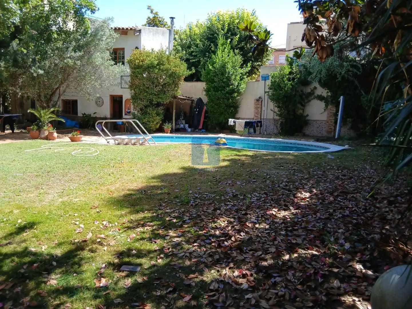 Piscina de Casa adosada en venda en Sabadell amb Calefacció, Terrassa i Traster