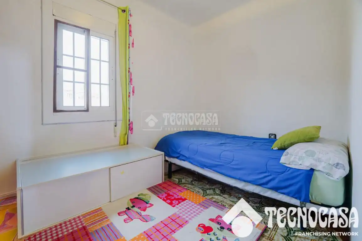 Bedroom of Flat for sale in Santa Coloma de Gramenet  with Heating