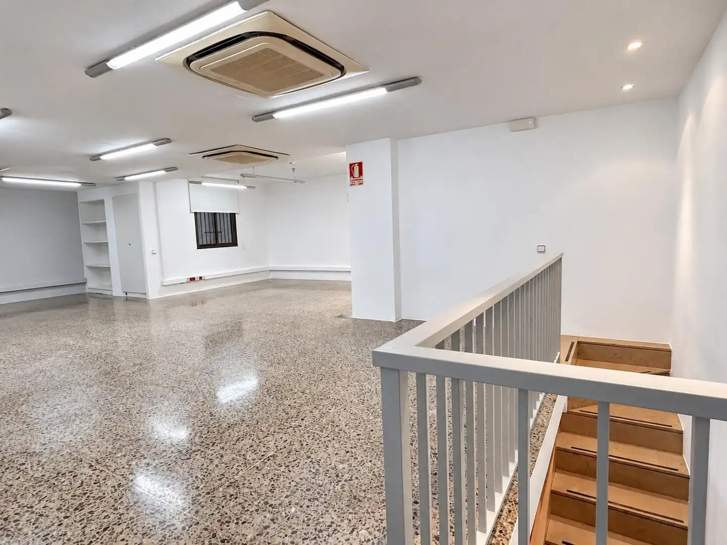 Oficina de alquiler en Les Corts