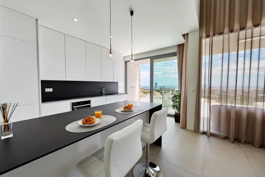 Villa mit Pool zum Verkauf in Golf Bahía, imagen 5
