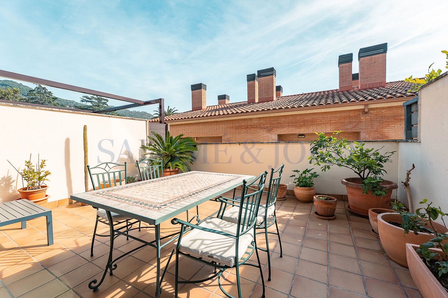 Terrasse von Einfamilien-Reihenhaus zum Verkauf in Cabrils mit Klimaanlage, Heizung und Möbliert