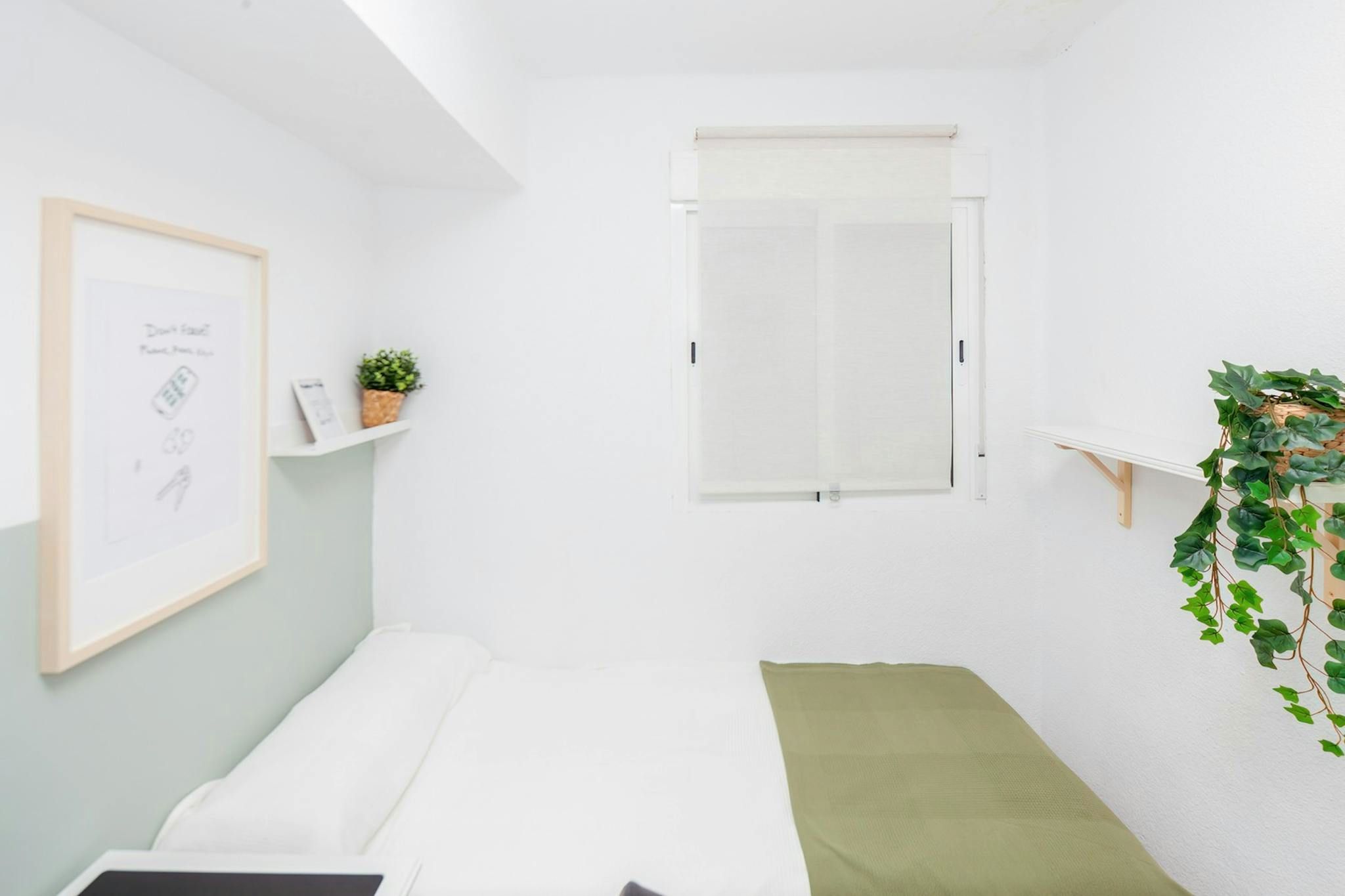 Dormitori de Pis per a compartir en  Valencia Capital amb Moblat, Rentadora i TV