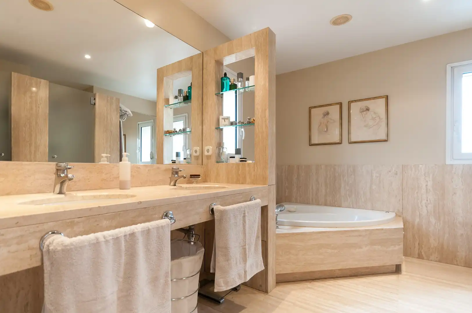 Bathroom of Houses for rent in Sant Just Desvern  with Air Conditioner, Heating and Terrace