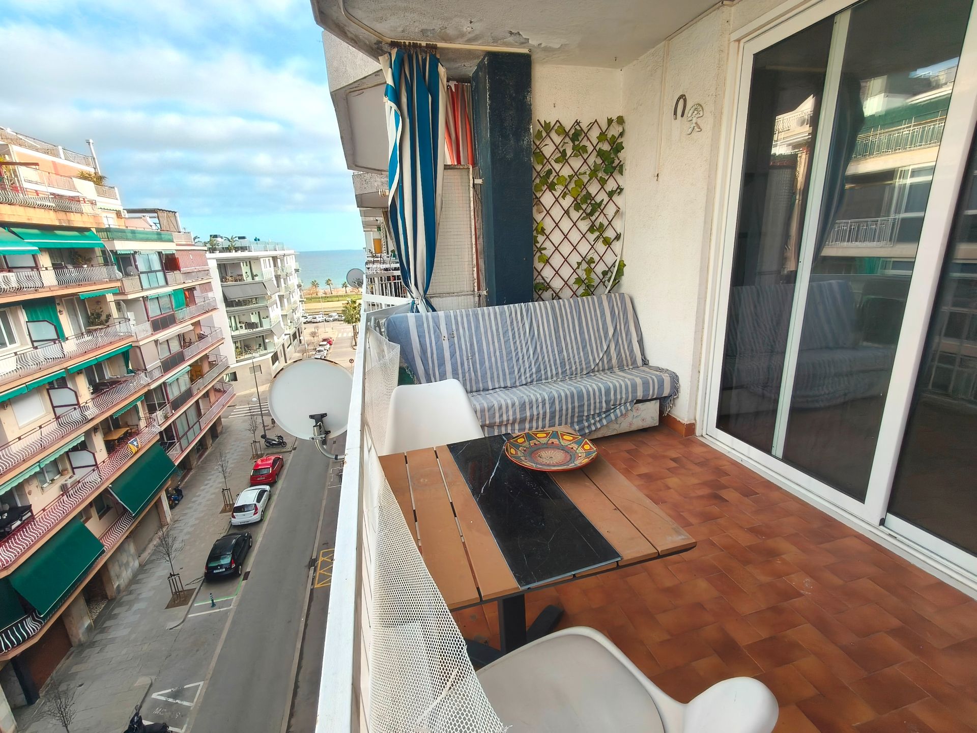 Balcony of Flat for sale in Pineda de Mar  with Parquet flooring, Terrace and Furnished