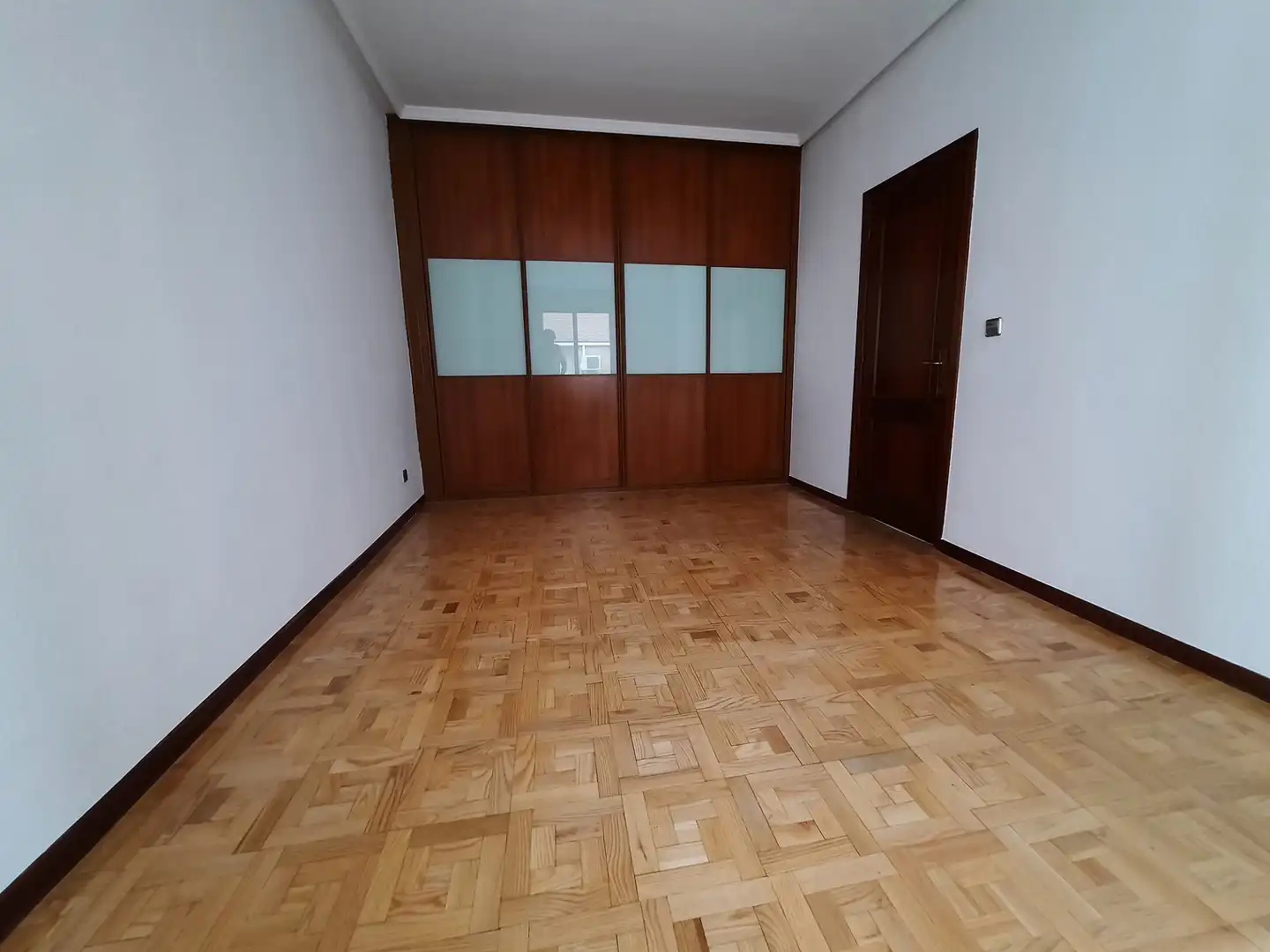 Schlafzimmer von Wohnung zur Miete in Madrid mit Klimaanlage, Heizung und Parkett