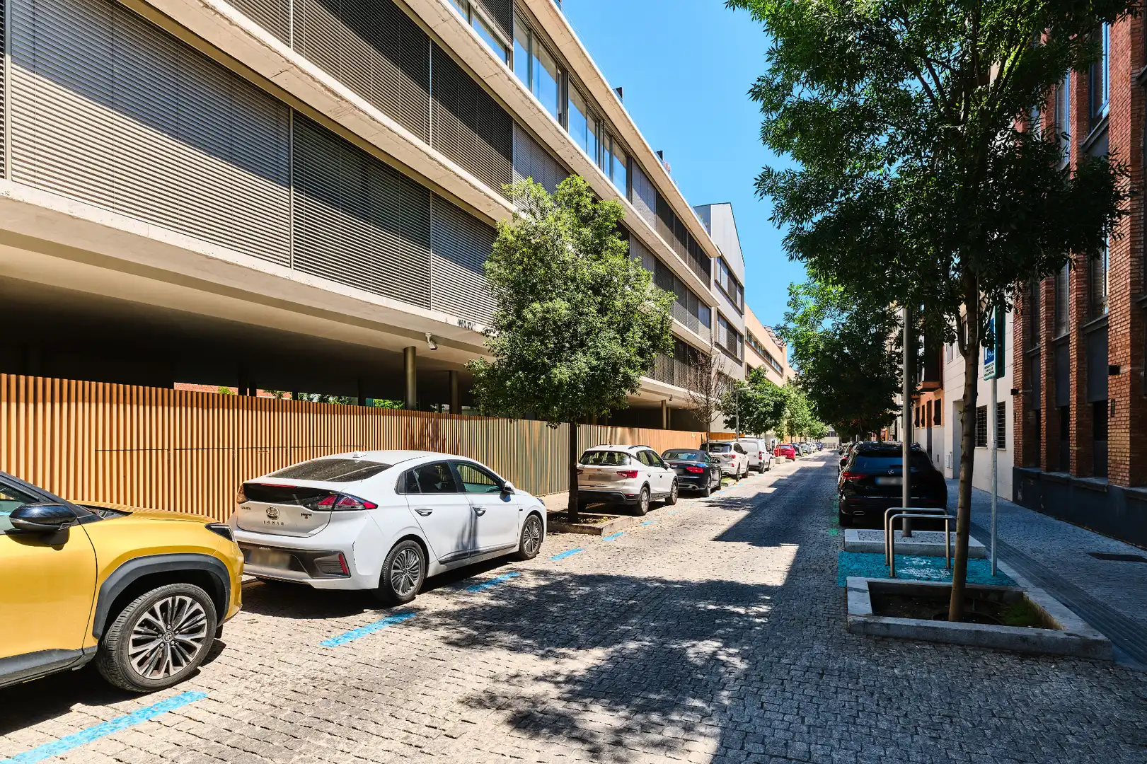Parking de Ático de alquiler en Madrid con Aire acondicionado, Terraza y Trastero