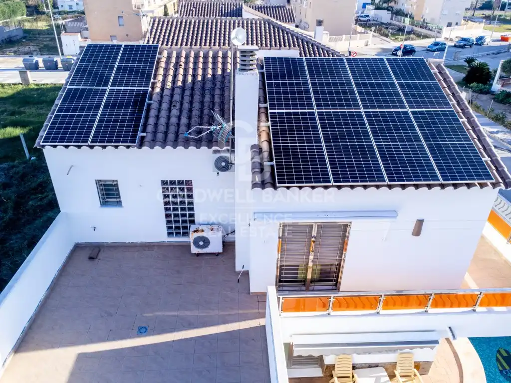 Exterior view of Houses for sale in Oliva  with Air Conditioner, Terrace and Swimming Pool