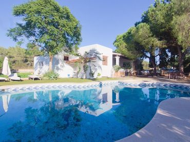 Casa rústica amb piscina en venda a Sant Jordi de Ses Salines-Sant Francesc