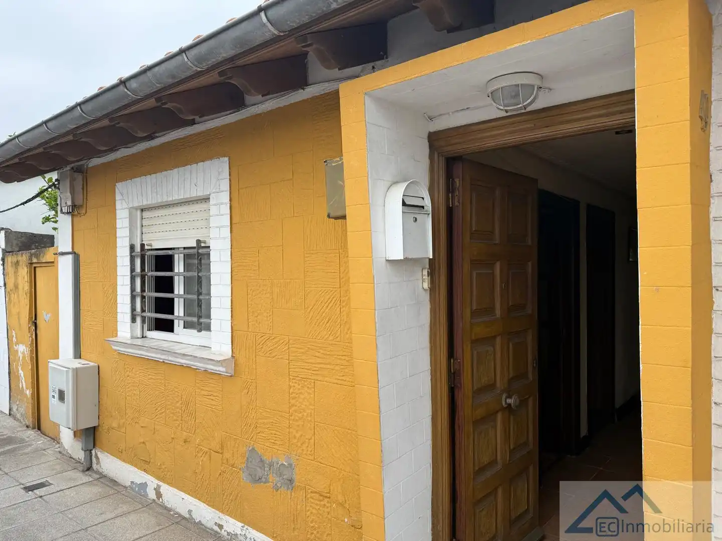 Vista exterior de Casa adosada en venta en Santander