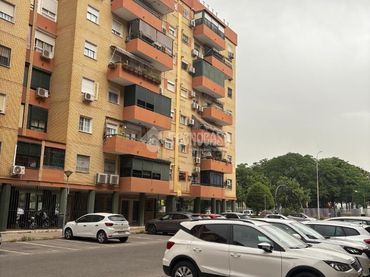 Pis amb balcó en venda a Norte