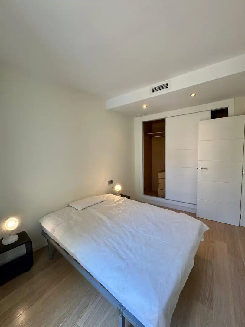 Habitación de Piso de alquiler en Valencia con Aire acondicionado, Calefacción y Amueblado