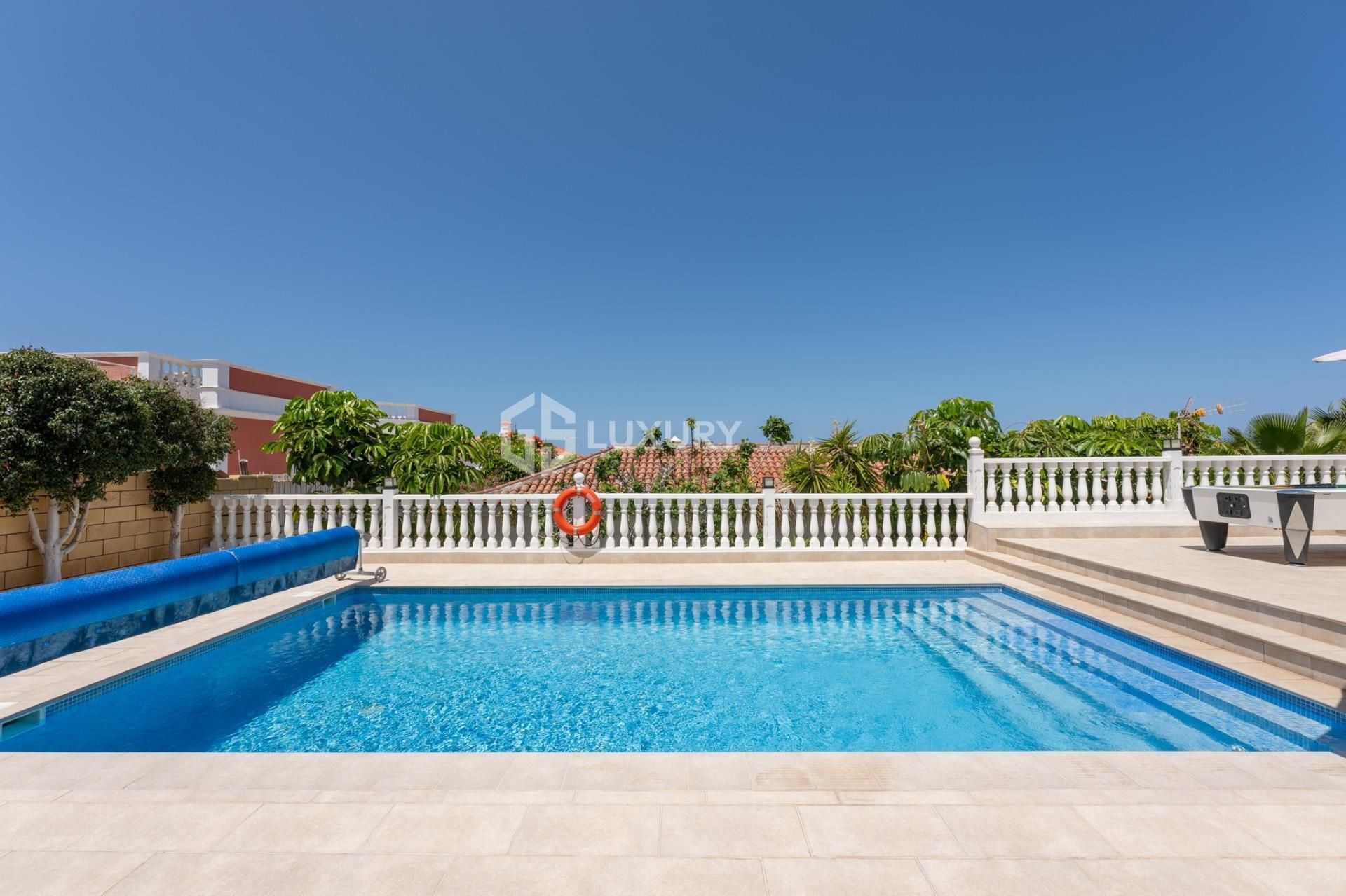 Piscina de Casa o xalet en venda en Santiago del Teide amb Aire condicionat, Jardí privat i Terrassa