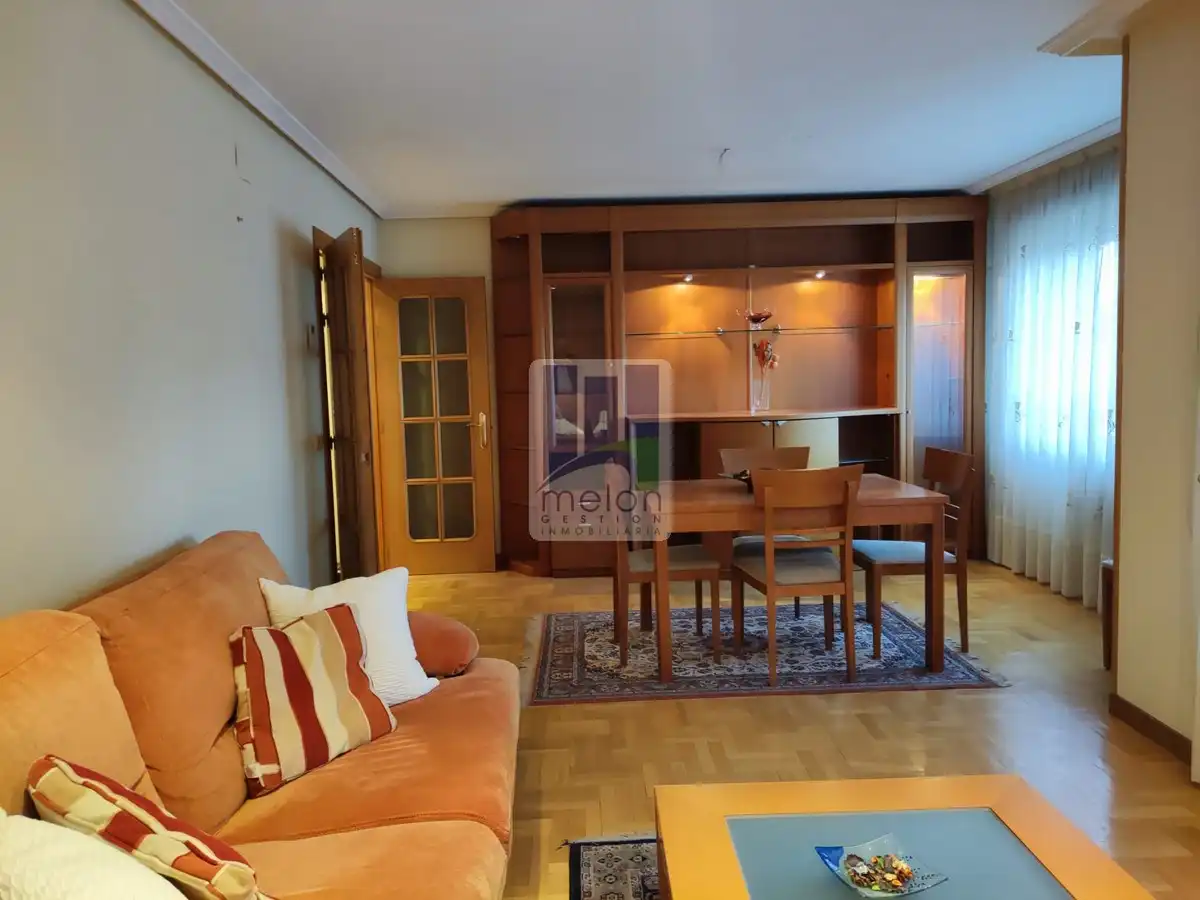Sala d'estar de Pis en venda en Burgos amb Traster