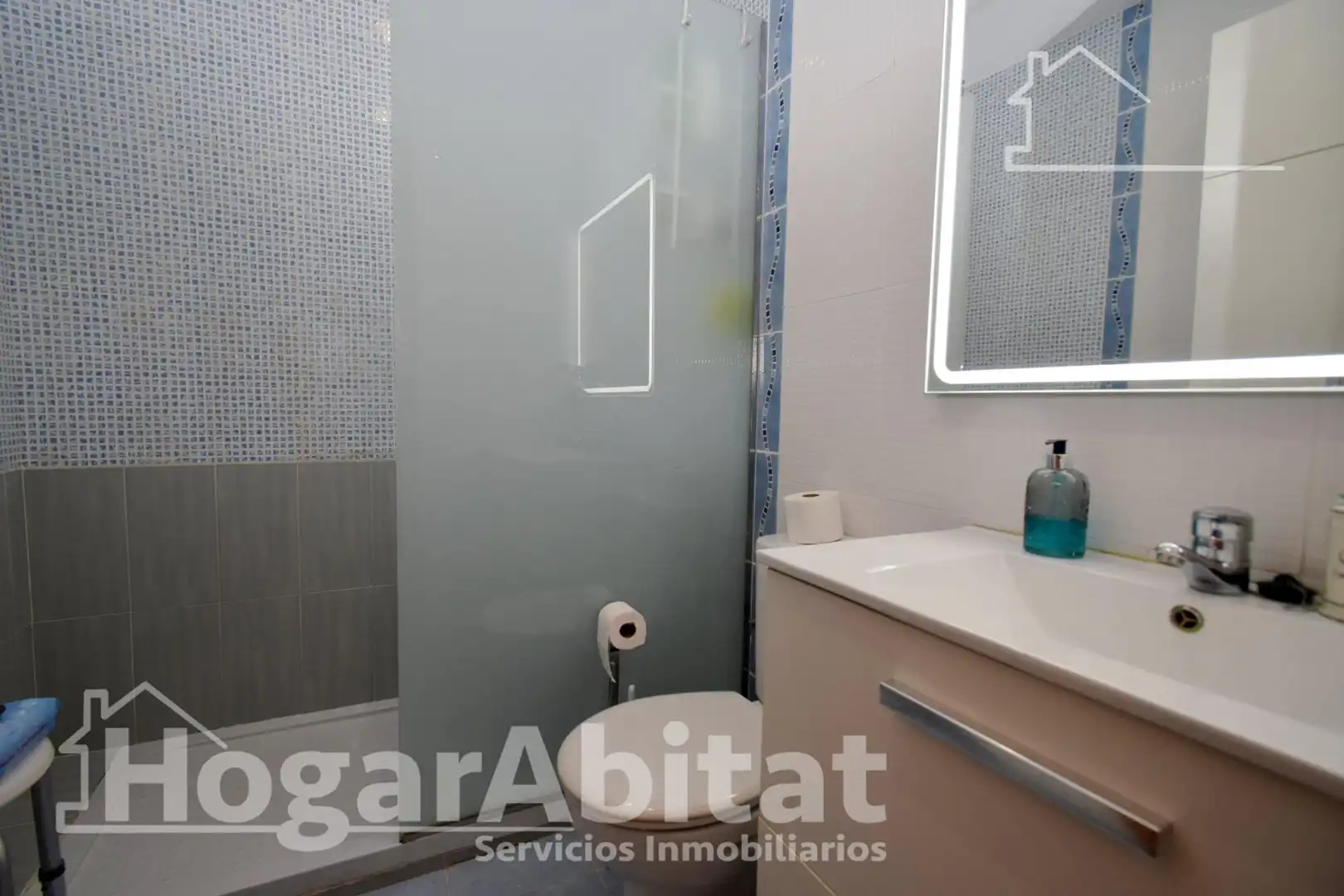 Bathroom of Flat for sale in Vilamarxant  with Air Conditioner, Terrace and Storage room