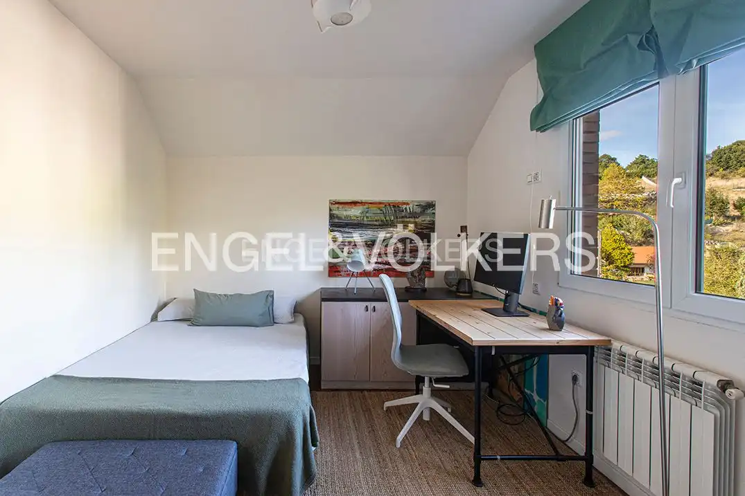 Habitación de Casa o chalet en venta en Gijón  con Calefacción, Jardín privado y Terraza
