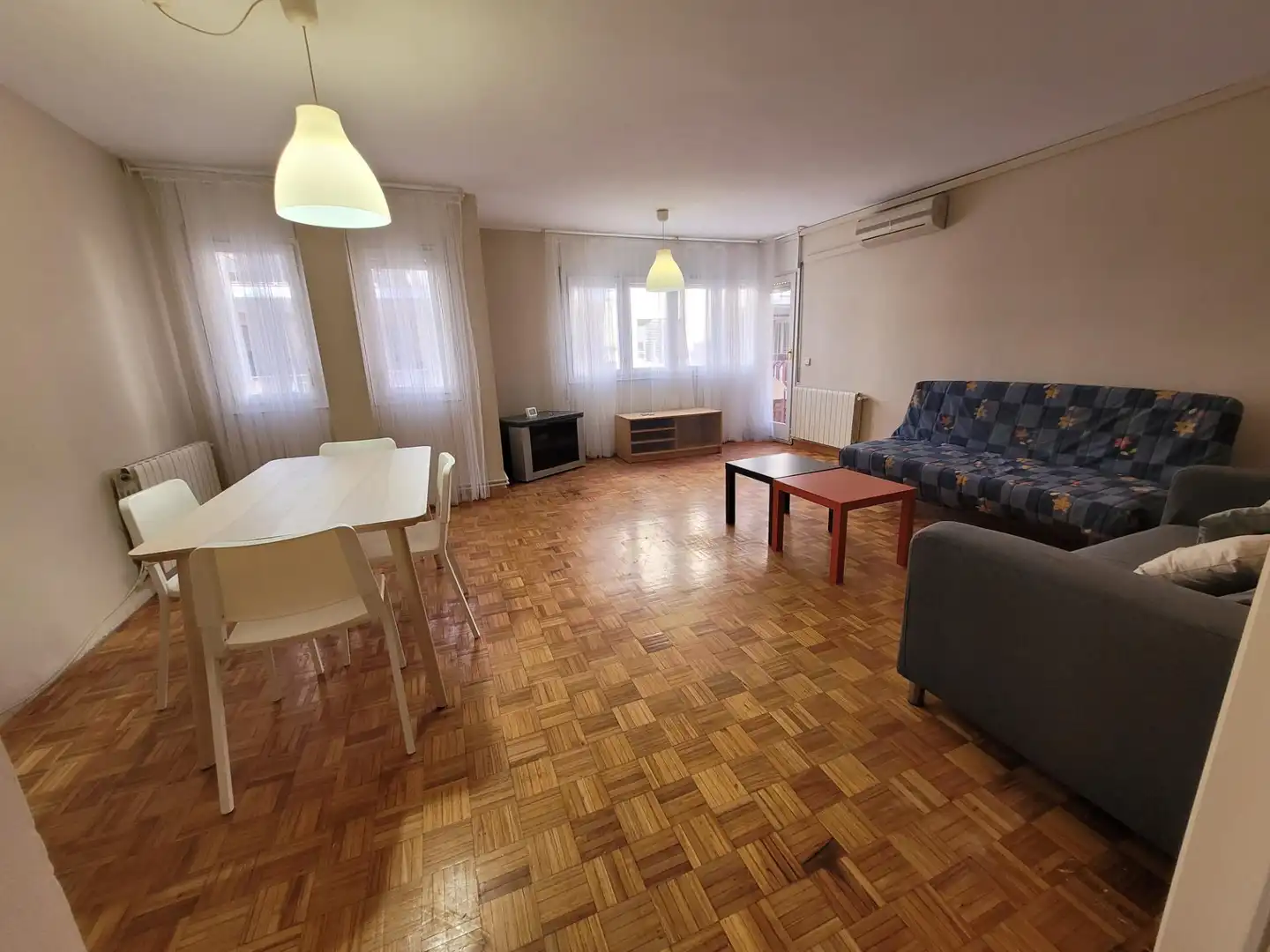 Living room of Flat for rent in Tarragona  with Heating, Parquet flooring and Terrace