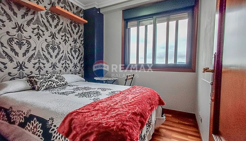 Dormitori de Apartament en venda en Vigo  amb Calefacció