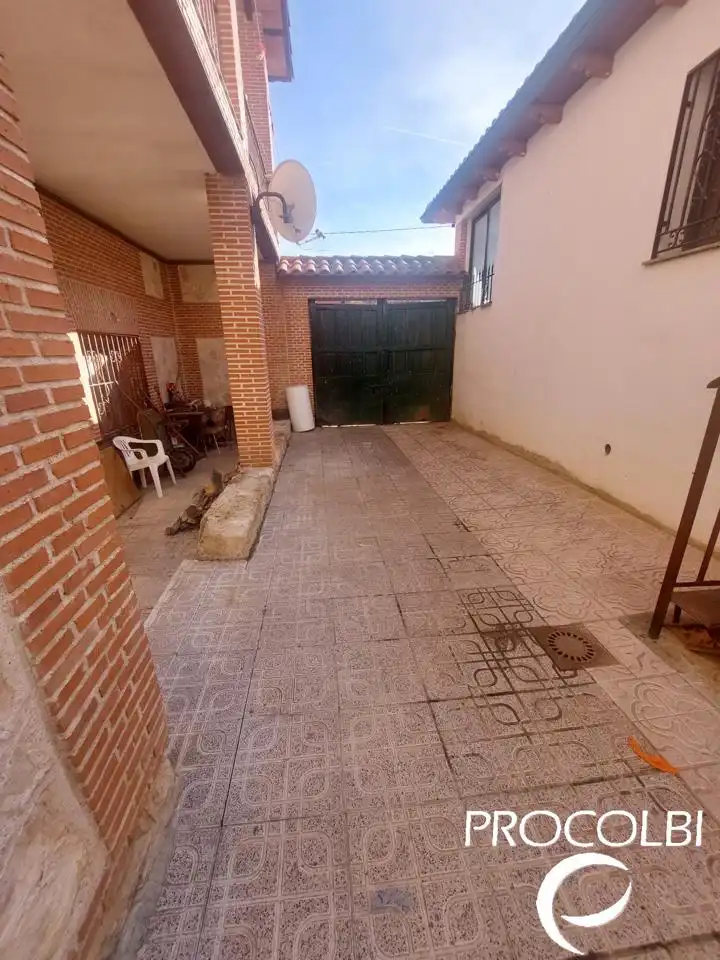 Casa adosada en venda en Uceda amb Calefacció, Jardí privat i Terrassa