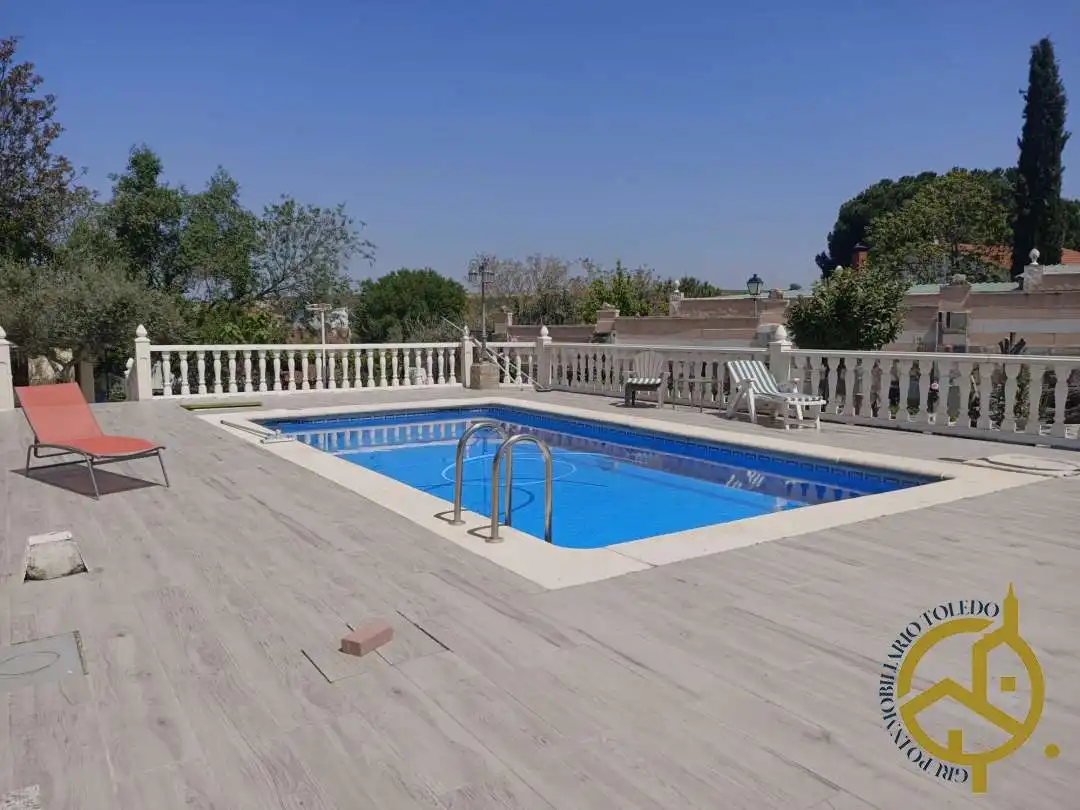 Piscina de Casa o xalet en venda en El Viso de San Juan amb Aire condicionat, Calefacció i Jardí privat