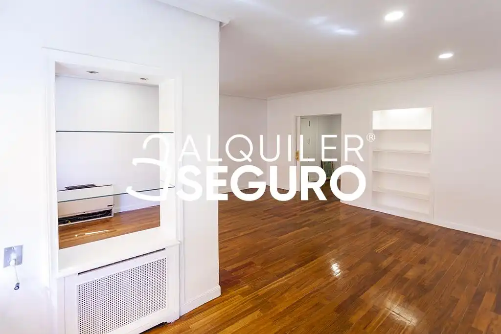 Flat with lift to rent in Menendez Pidal, imagen 3