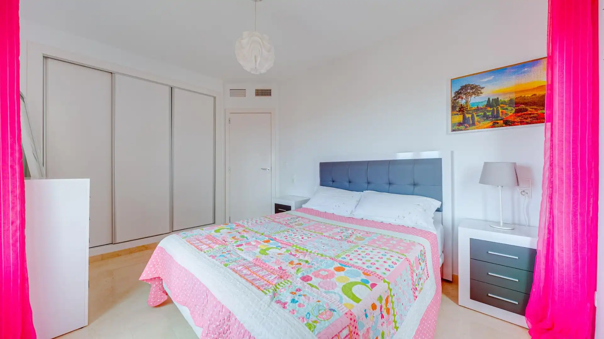 Schlafzimmer von Haus oder Chalet zum Verkauf in Finestrat mit Klimaanlage, Heizung und Privatgarten