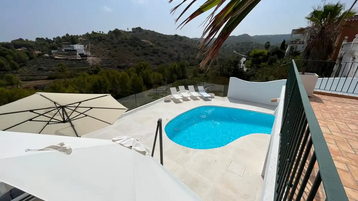 Schwimmbecken von Haus oder Chalet zum Verkauf in Dénia mit Klimaanlage, Heizung und Terrasse