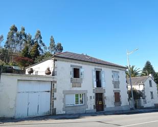 Vista exterior de Casa o xalet en venda en O Vicedo  amb Calefacció, Jardí privat i Moblat