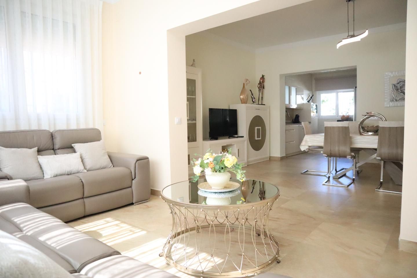 Living room of House or chalet for sale in Sanlúcar de Barrameda  with Air Conditioner, Private garden and Storage room