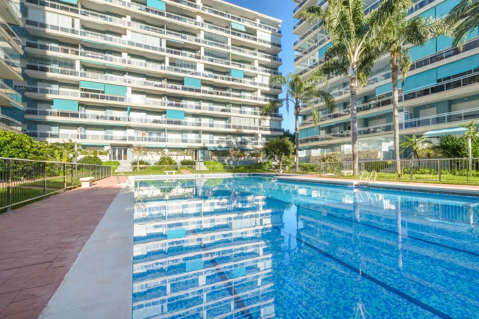 Piscina de Apartamento en venta en Gandia con Aire acondicionado, Calefacción y Jardín privado
