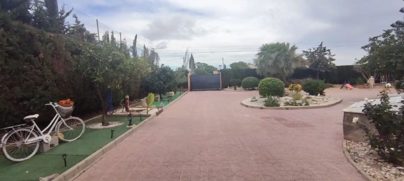 Casa o chalet en venta en Elche / Elx con Jardín privado, Terraza y Trastero