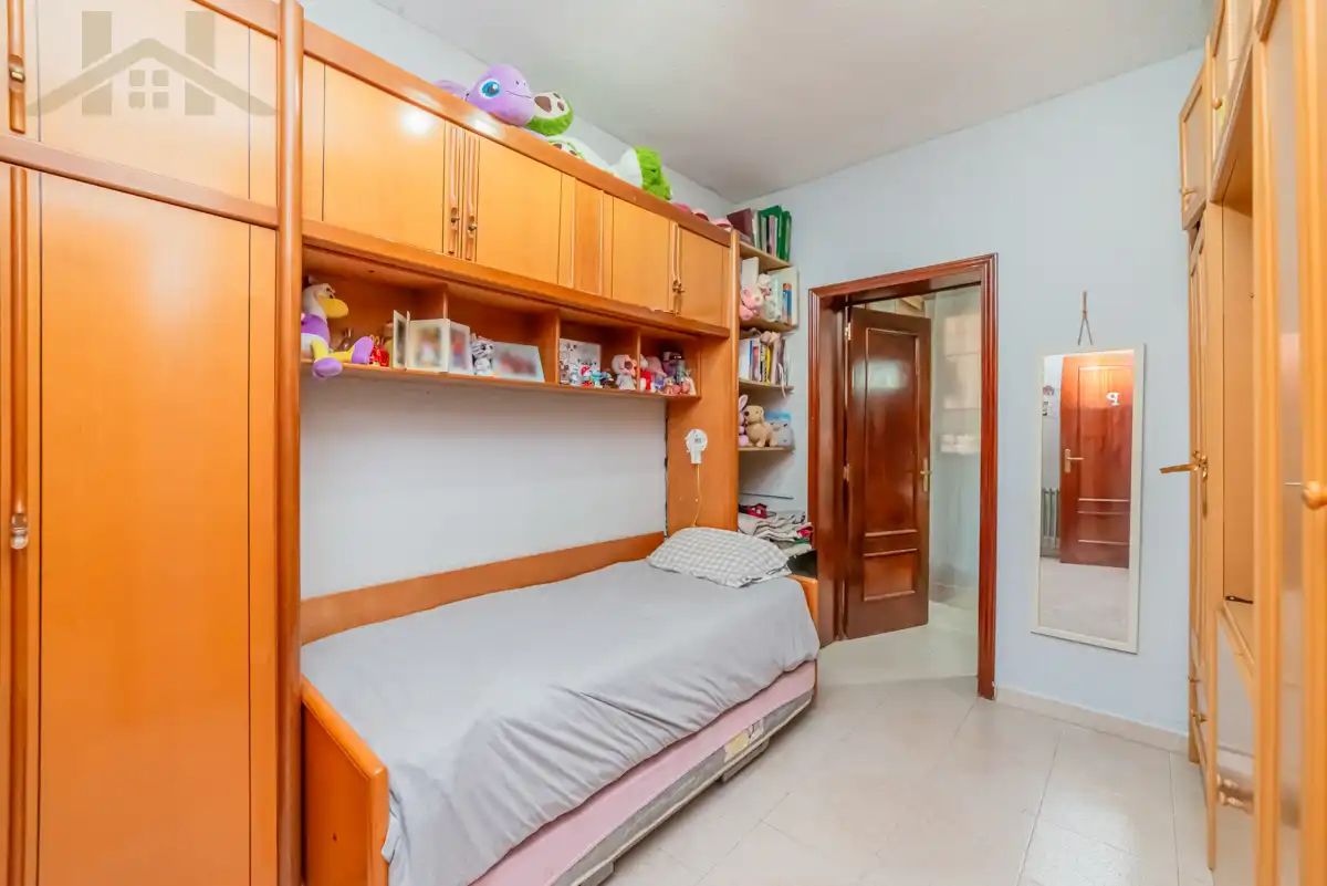 Bedroom of Flat for sale in Madrid  with Air Conditioner, Heating and Terrace