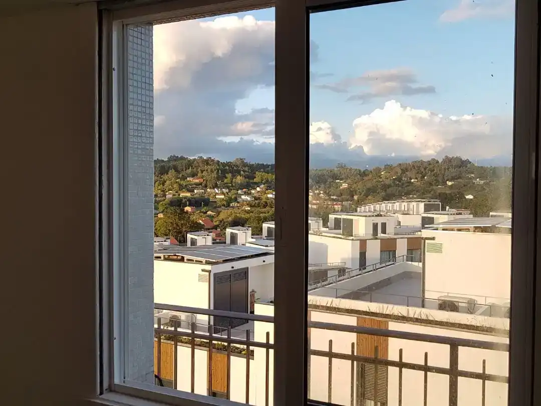 Vista exterior de Casa o xalet en venda en Oleiros amb Balcó