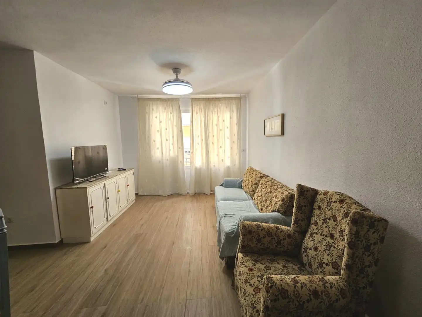 Living room of Flat for rent in Águilas  with Air Conditioner and Balcony