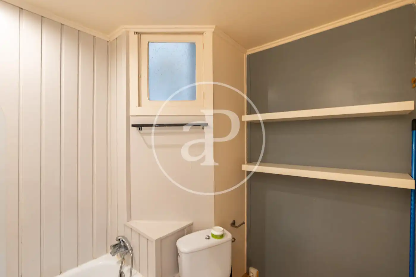Bathroom of Flat for sale in Barcelona  with Air Conditioner and Heating