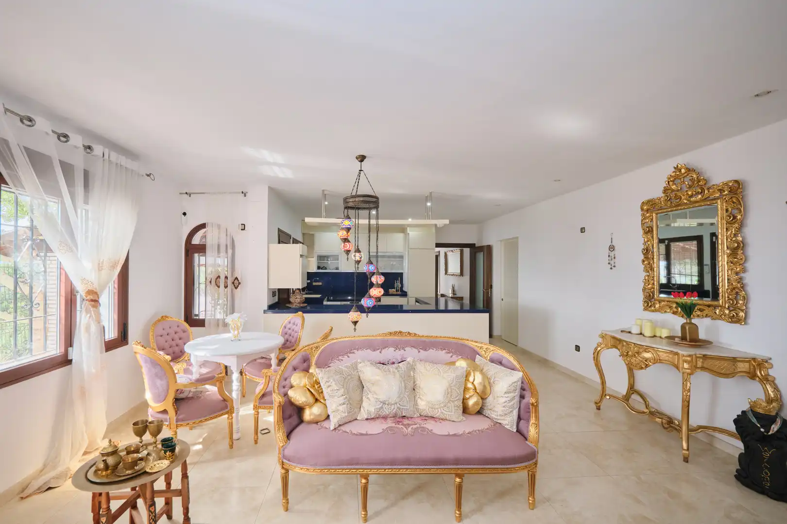 Sala de estar de Casa o chalet en venta en Almuñécar con Aire acondicionado, Terraza y Piscina