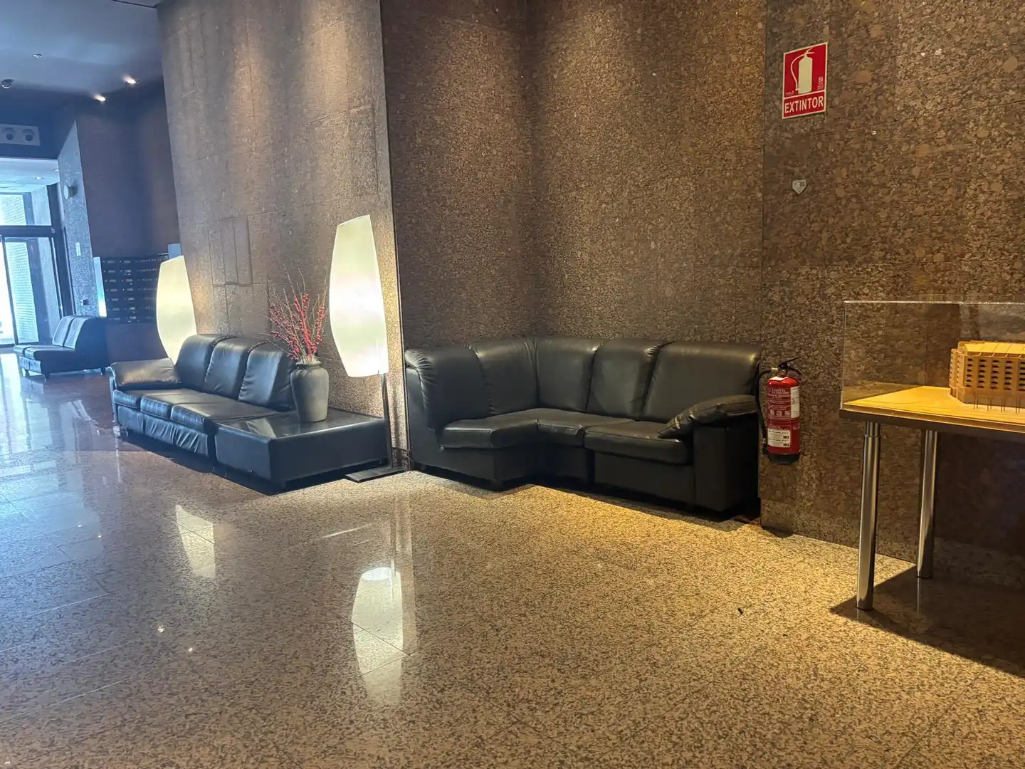 Piso de alquiler en  Pamplona / Iruña con Calefacción, Parquet y Terraza