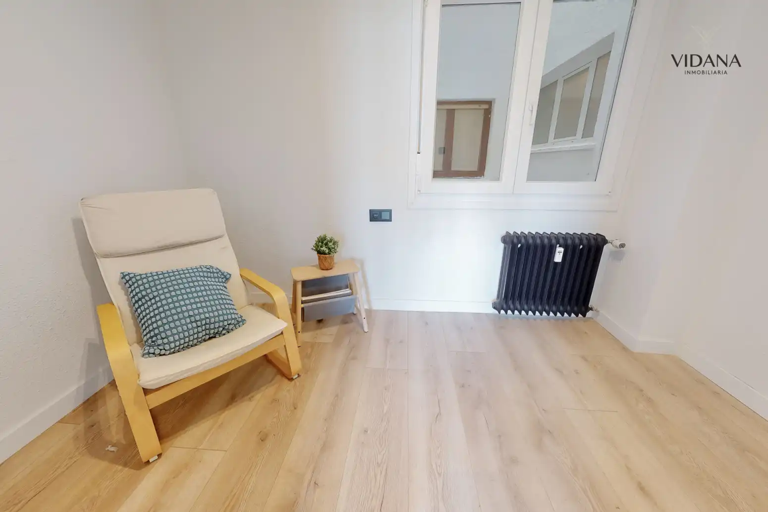 Habitación de Piso en venta en  Pamplona / Iruña con Calefacción, Parquet y Terraza