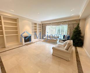 Living room of Single-family semi-detached for sale in  Madrid Capital  with Air Conditioner, Heating and Private garden