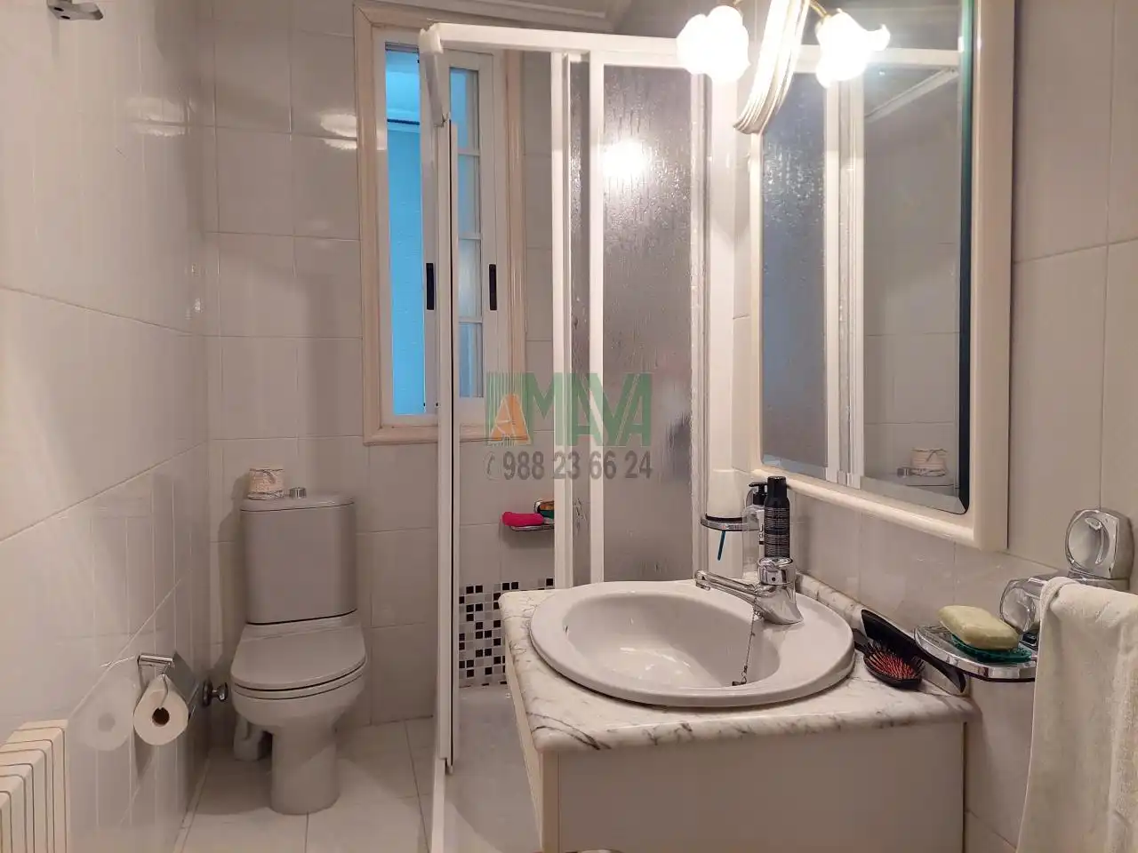 Bathroom of Houses for sale in Ourense Capital   with Heating and Private garden
