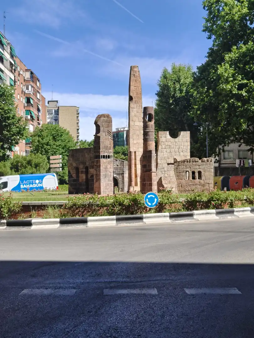 Vista exterior de Piso en venta en Alcorcón con Calefacción, Terraza y Piscina comunitaria