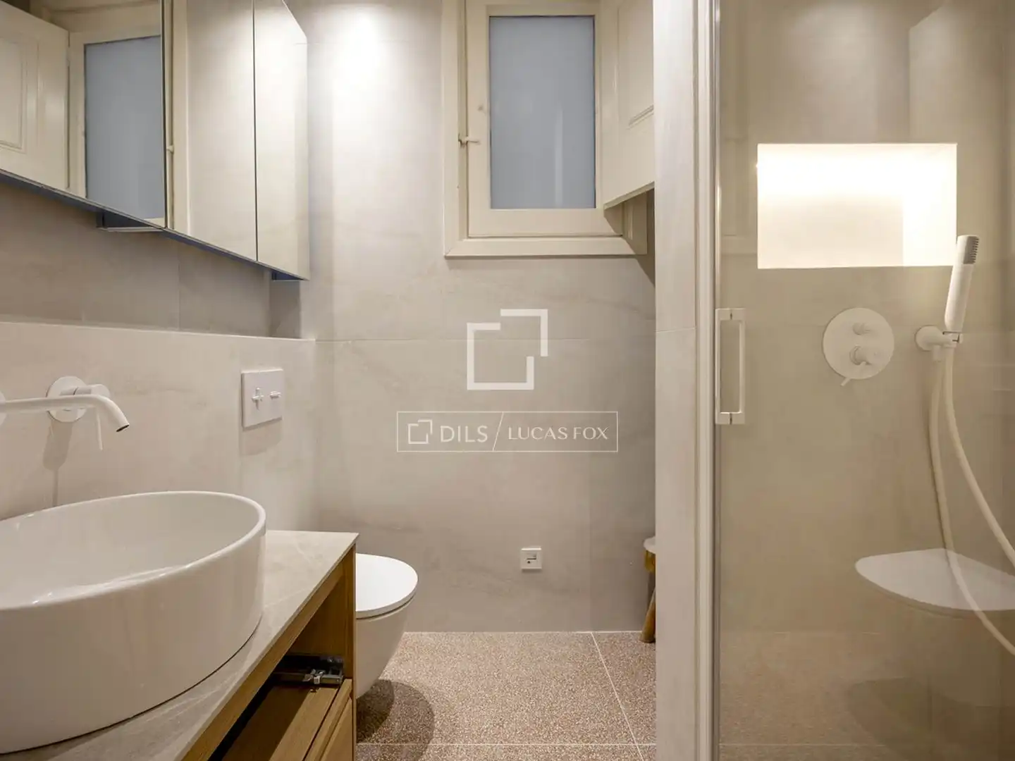 Bany de Pis en venda en Barcelona amb Aire condicionat, Calefacció i Terrassa