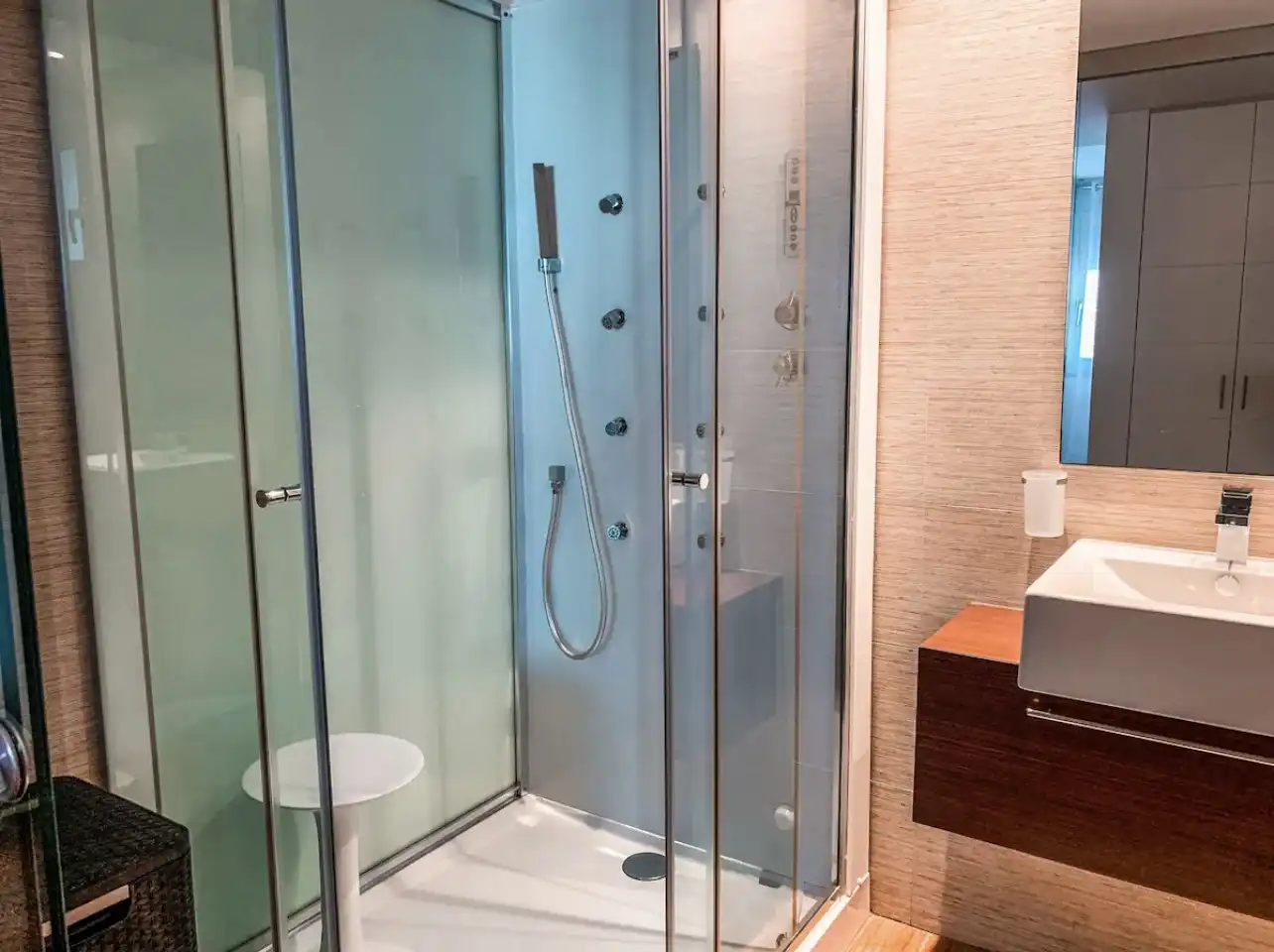 Badezimmer von Wohnungen zum Verkauf in Eivissa mit Klimaanlage, Heizung und Privatgarten