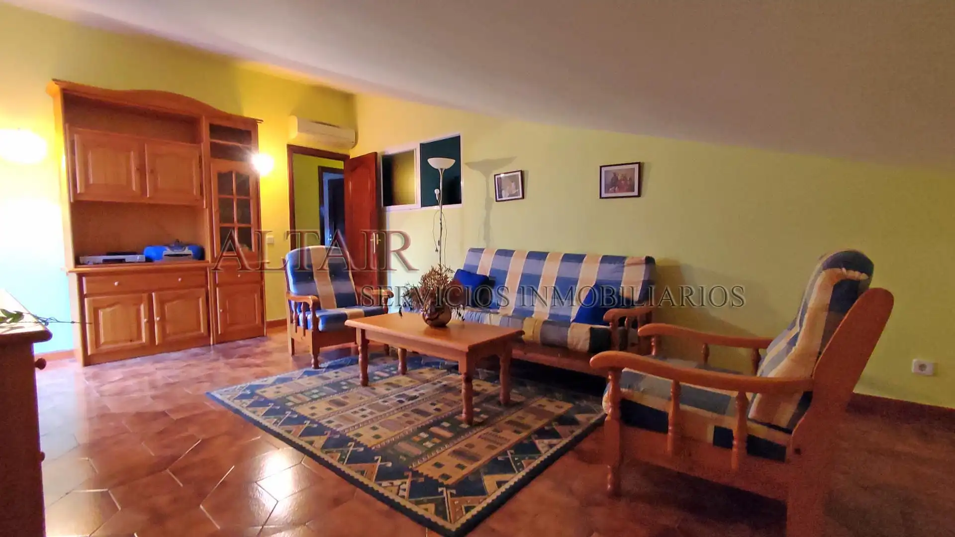 Sala de estar de Ático en venta en Navaluenga con Aire acondicionado, Calefacción y Terraza