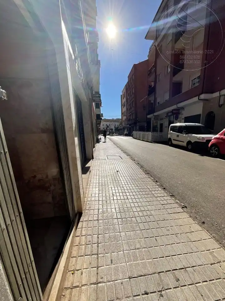 Außenansicht von Büro zum Verkauf in Linares mit Klimaanlage