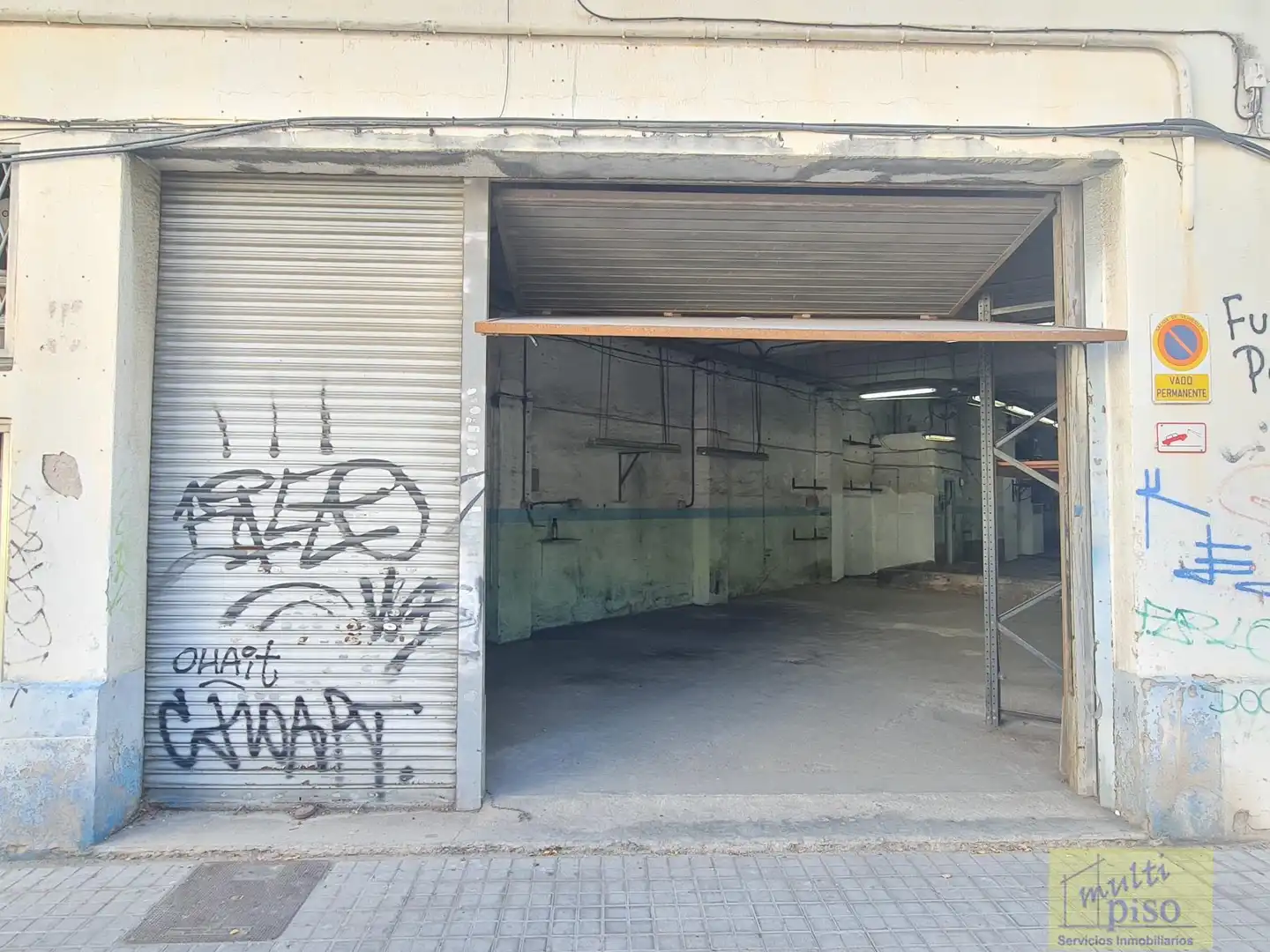 Außenansicht von Fabrikhallen zur Miete in L'Hospitalet de Llobregat