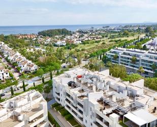 Vista exterior de Àtic en venda en Marbella amb Aire condicionat, Terrassa i Alarma