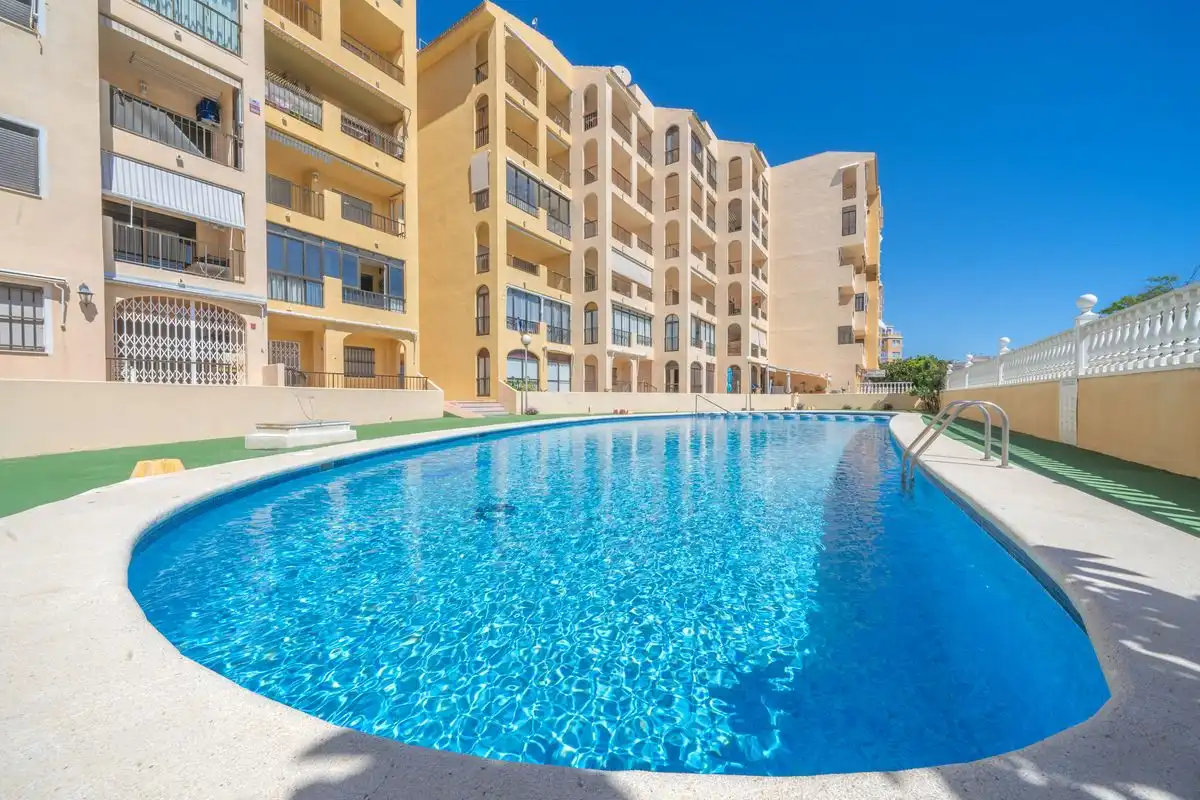 Piscina de Pis en venda en Guardamar del Segura amb Calefacció, Jardí privat i Terrassa