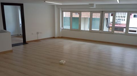 Foto 2 de Oficina de alquiler en Rúa Velázquez, 23, Alto del Castaño, Narón