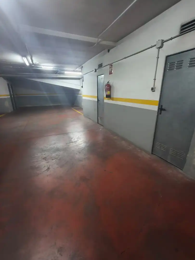 Aparcament de Pis en venda en Tavernes Blanques amb Aire condicionat, Terrassa i Traster